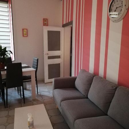 Villa Sweet Garden La Fere Esterno foto